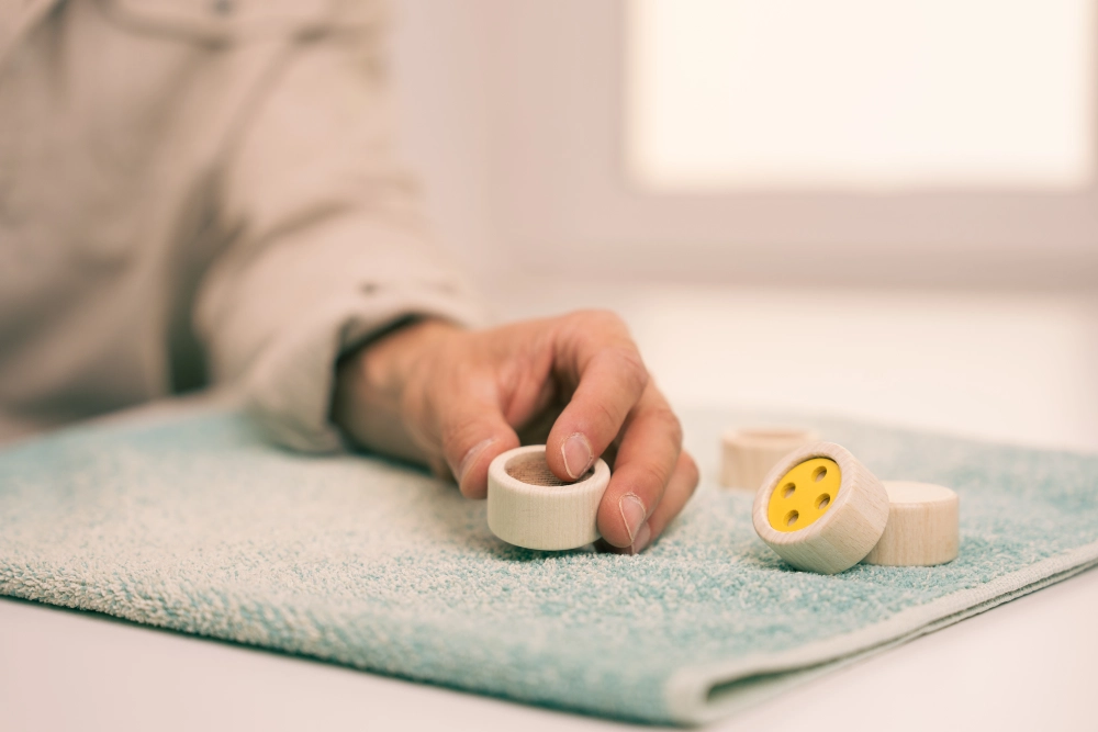 Handtherapie mit Übungsmaterial zur Förderung von Greiffunktion und Feinmotorik - Kristina Wagner